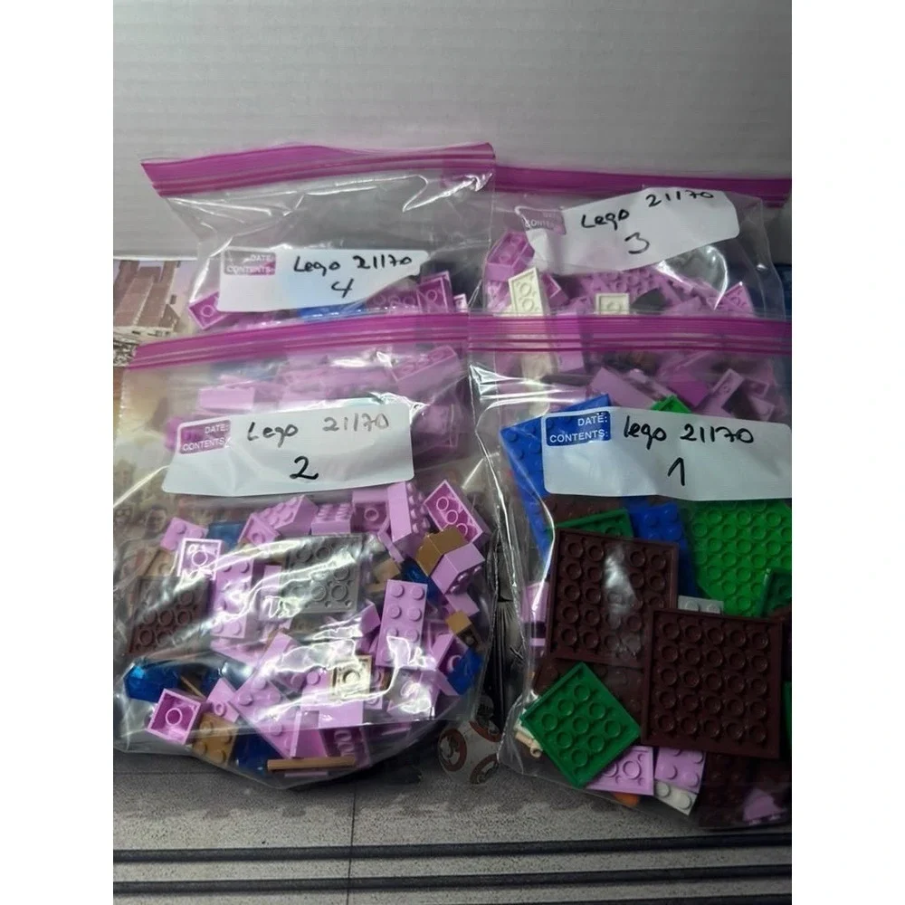 LEGO Minecraft: The Pig House 21170 100% Complete Set - NO Box Or Manual